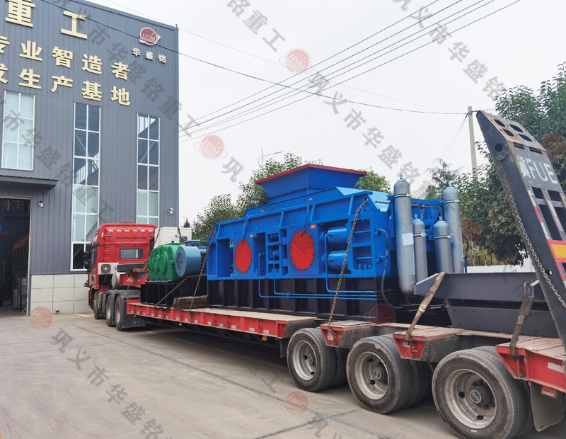 DB游戏平台2PGY1212对辊破碎机机成功发往洛阳 